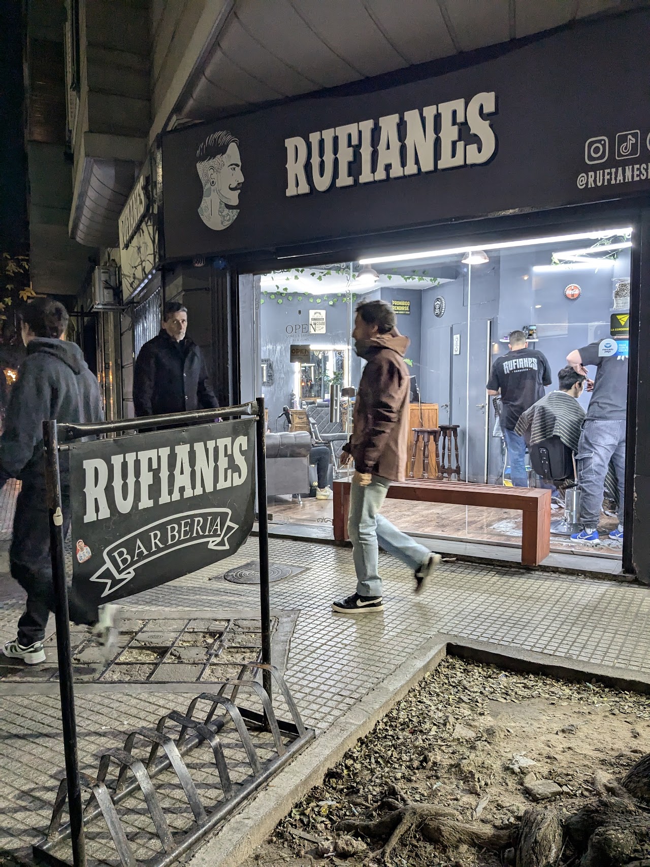 Rufianes Barbería Palermo, fachada